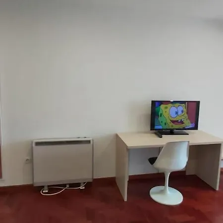 Leon Xiii Apartment