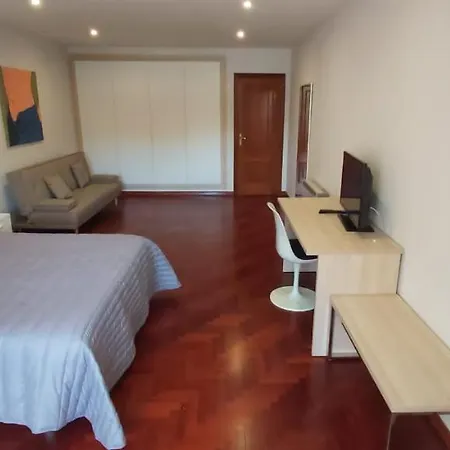 Leon Xiii Apartment